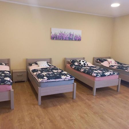 KrzyzanowicePod Kogucikiem公寓式酒店 外观 照片