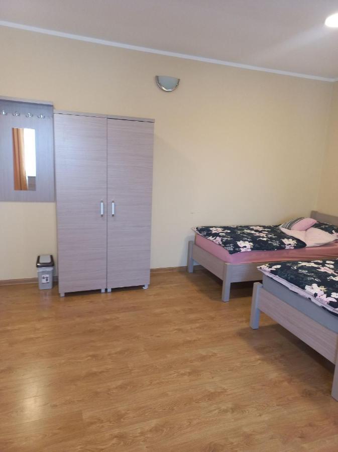 KrzyzanowicePod Kogucikiem公寓式酒店 外观 照片
